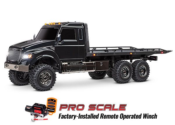 TRAXXAS - TRX-6 Ultimate RC Hauler 6X6 w/ LEDs & Winch - Black